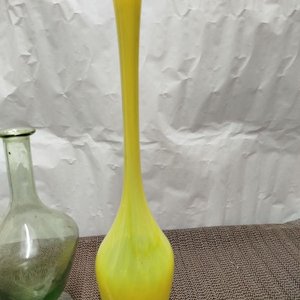 Juego de 2 Floreros: Amarillo Estilo Murano y Vidrio Transparente - imagen 2