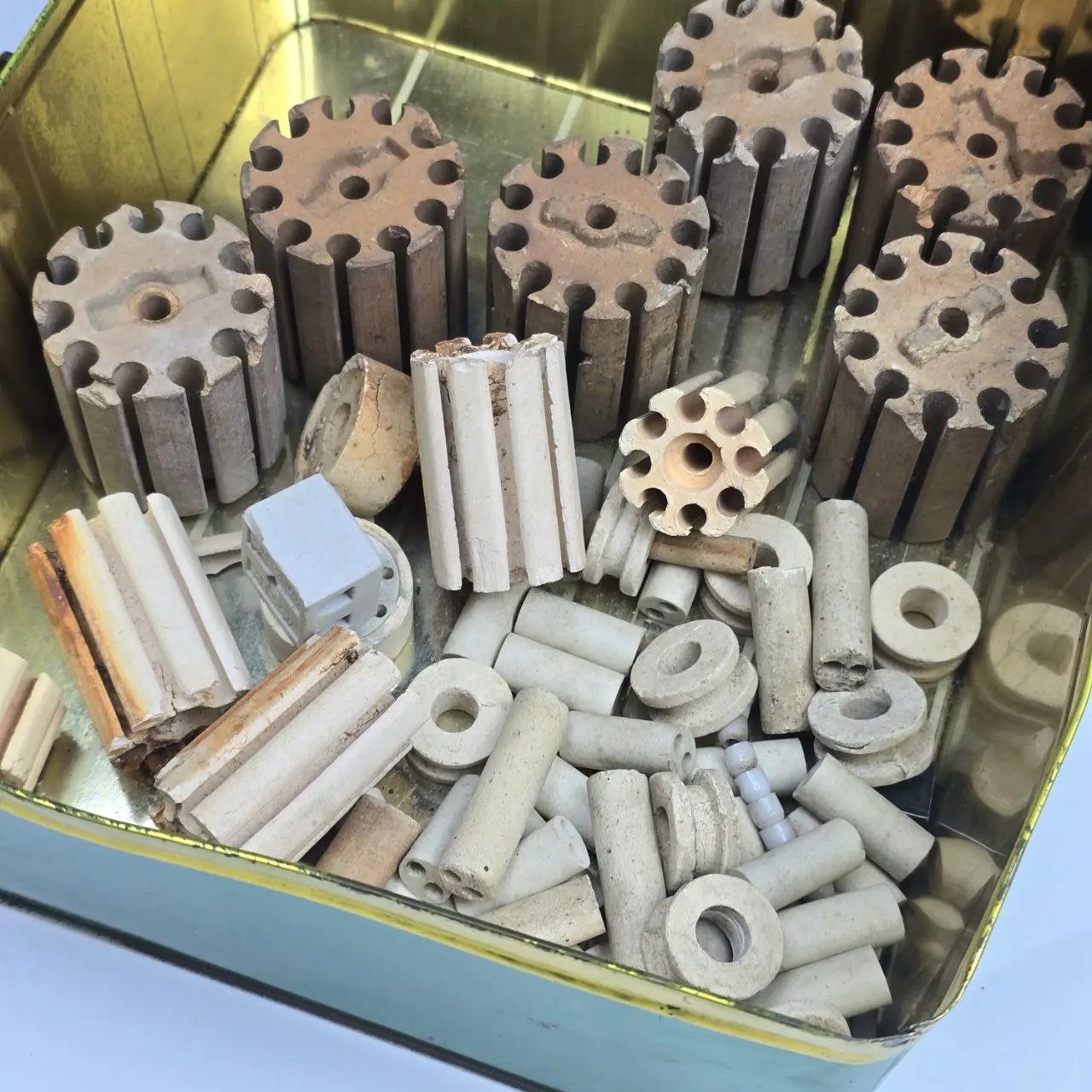 Item lote-45-resistencia-y-piezas-ceramicas - Image 3