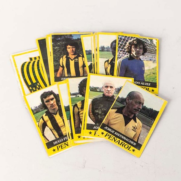 Lote siguiente: Figuritas coleccionables de Peñarol del álbum Los Trico y Los Peña