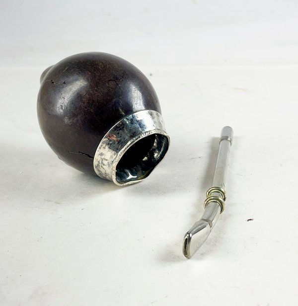 Mate con bombilla y boquilla labrada de 10,5 cm