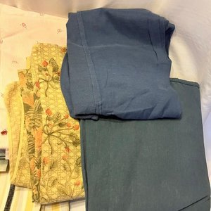 Lote anterior: Lote de Ropa de Cama Variada en Buen Estado