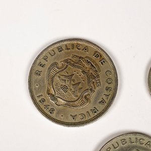 Tres Monedas de Costa Rica: 1948 y 50 Centavos - imagen 3