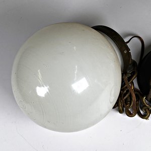 Colgante de Bronce con Globo Opalino Estilo Antiguo - imagen 3