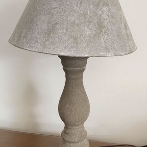Lote anterior: Lámpara de mesa gris 50 cm de alto