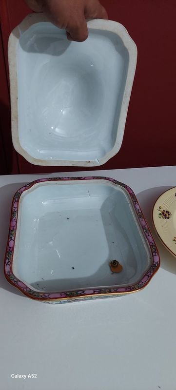 Platos decorativos y fuentes de porcelana - imagen 7