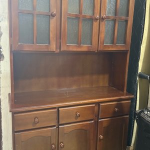 Lote siguiente: Mueble Modular de Madera con Puertas y Estantes