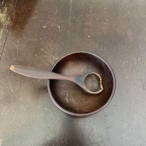 Cuenco y Cuchara de Madera Artesanal Tallada a Mano - imagen 3