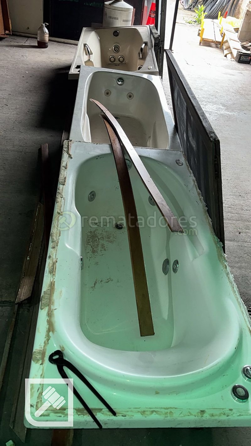 Bañeras Blancas de Hidromasaje con Accesorios