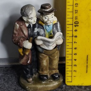 Lote anterior: Figura de Porcelana Biscuit: Dos Hombres Leyendo un Periódico