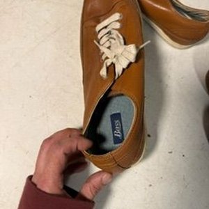 Dos Pares de Zapatos de Cuero Talle 41: Bass-Carson y Lacoste - imagen 4