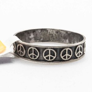 Anillo de Plata con Símbolos de Paz - imagen 2