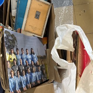 Lote siguiente: Lote de Revistas y Libros Antiguos