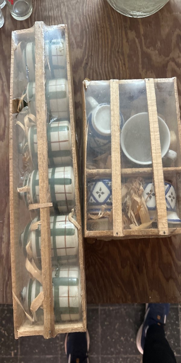 Juego de Tazas y Condimenteros Nuevos