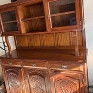 Juego de Comedor y Aparador de Cerejeira con Repujado y Vidrio - imagen 14