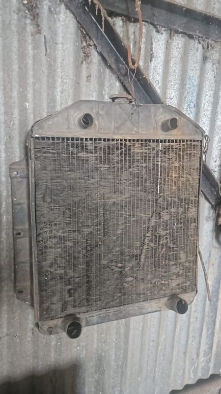 Radiador de Ford 8