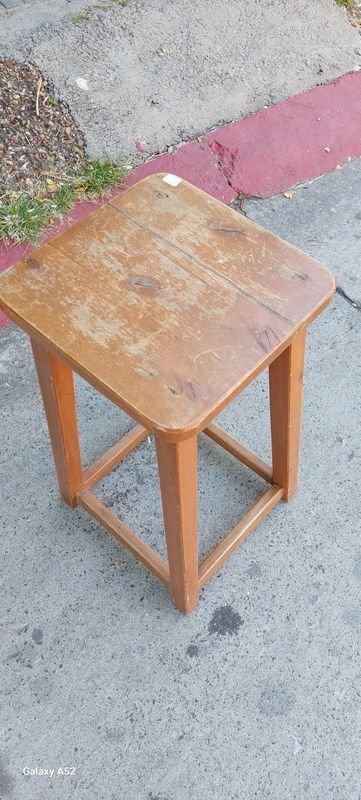 Silla de madera en excelente estado - imagen 3