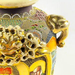 Florero de Porcelana Satsuma con Asas Laterales y Decoración Oriental - imagen 3