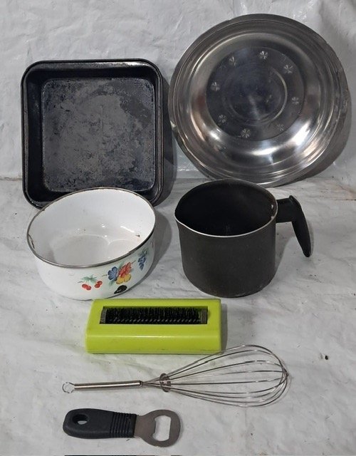Jarra Esmaltada y Utensilios de Cocina Varios