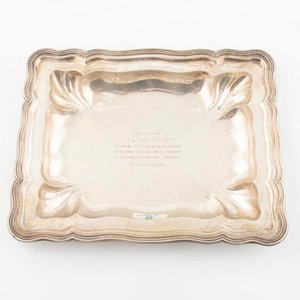 Lote siguiente: Fuente Rectangular de Plata 800 con Dedicatoria - 30x24cm