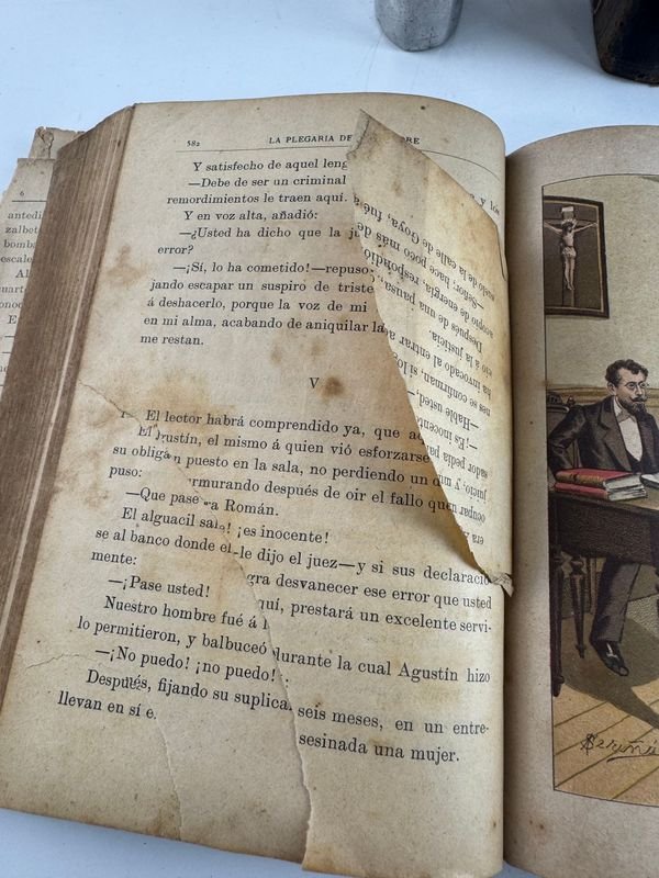 Dos libros antiguos de Luis De Val y una escultura de plata - imagen 6