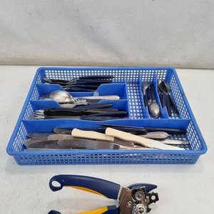 Lote de Cubiertos y Utensilios de Cocina con Organizador Azul y Abrelatas - imagen 2