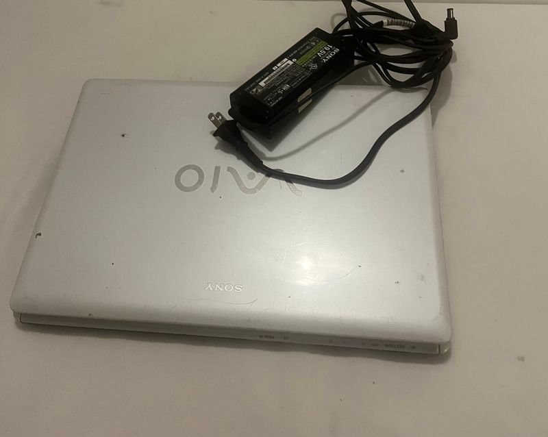 Lote anterior: Laptop Sony Vaio con buena condición