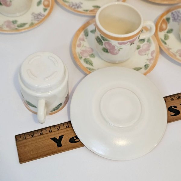 Juego de café hermoso con diseños florales - imagen 4