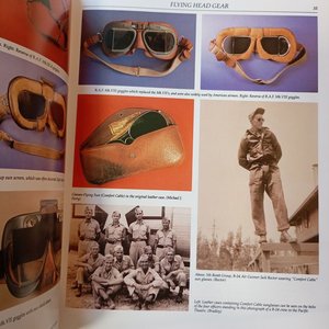 Libro "Gear Up! Flight Clothing & Equipment of USAAF Airmen in World War II" en tapa dura - imagen 8
