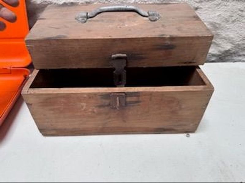 Caja de herramientas en madera y metal - imagen 3