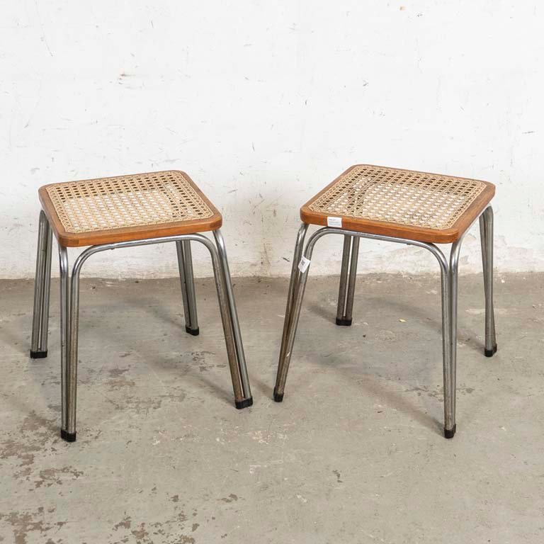 Par de Banquetas de Madera con Asiento de Roble y Esterilla Sintética