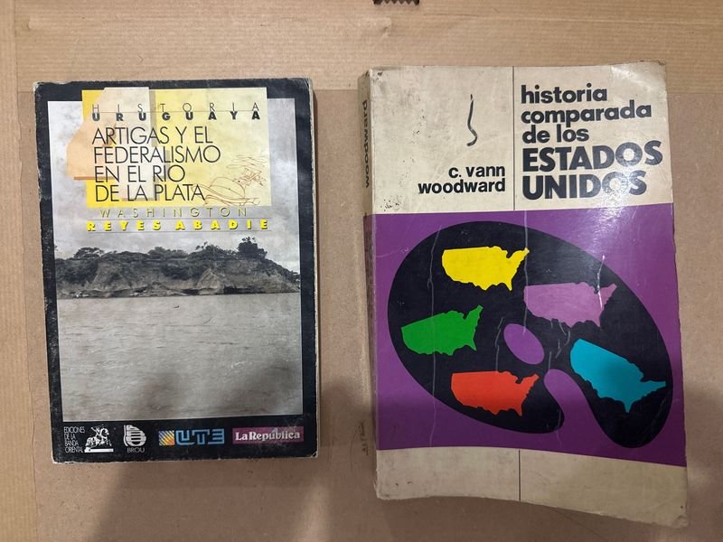 Libro "Artigas y el Federalismo en el Río de la Plata" y "Historia Comparada de los Estados Unidos"