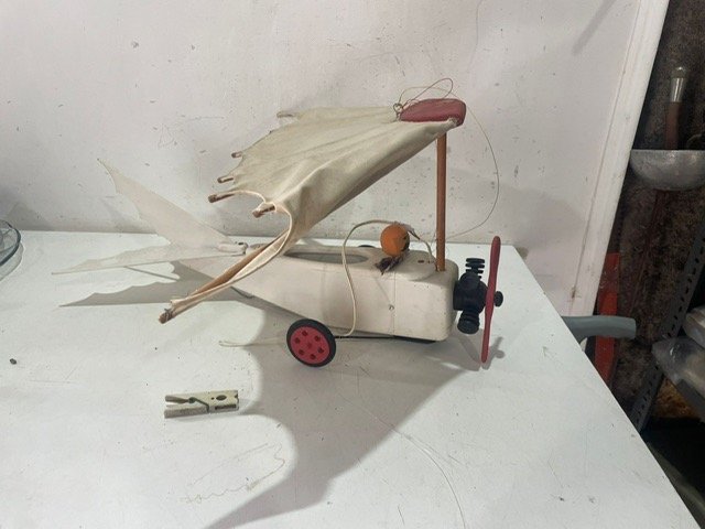 Avión de juguete de madera para colgar - imagen 2