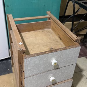 Lote anterior: Mueble con cajones