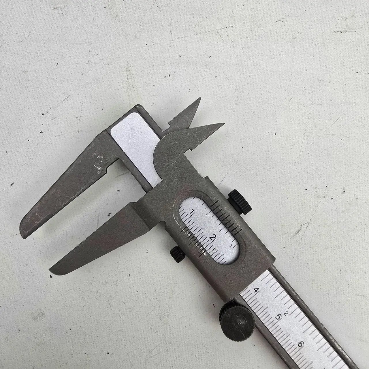 Calibre Metálico Vernier con Escala en Pulgadas y Centímetros