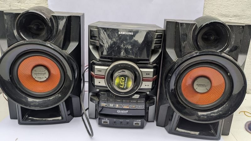Radio Samsung entrada, aux, usb, caset, cd, funcionando