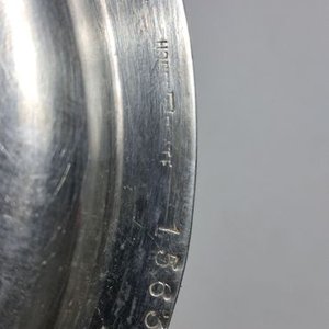 Fuente Chica Labrada de Platina con Sello y Grabado 13.5cm - imagen 3