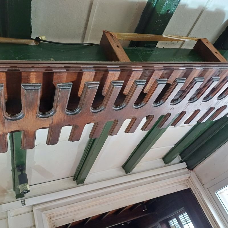 Copero de madera con 58 copas, diseño antiguo - imagen 3