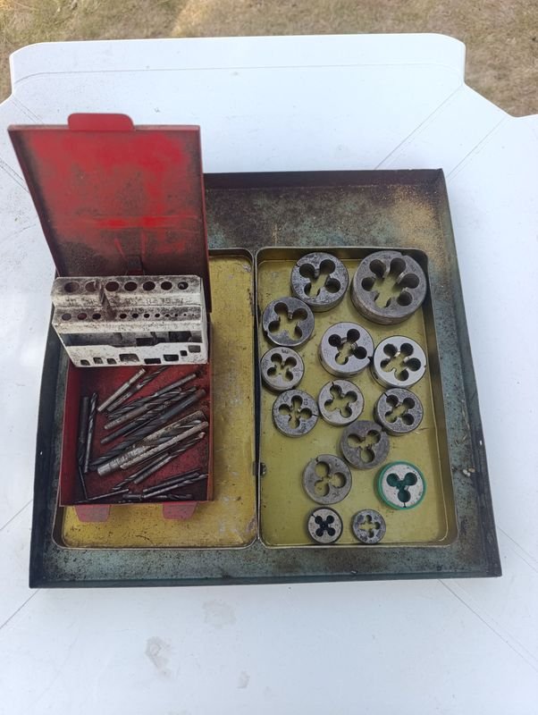 Lote siguiente: Herramientas de metal para la construcción