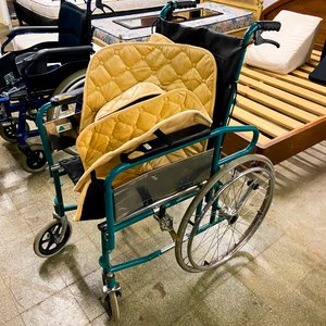 Lote anterior: Sillón de Ruedas y Colchón Antiescaras con Bomba de Aire