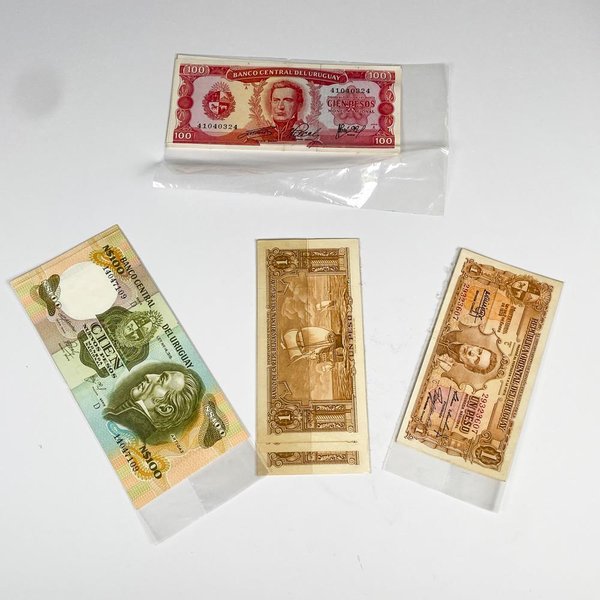 Trece Billetes Uruguayos Diferentes Numerados
