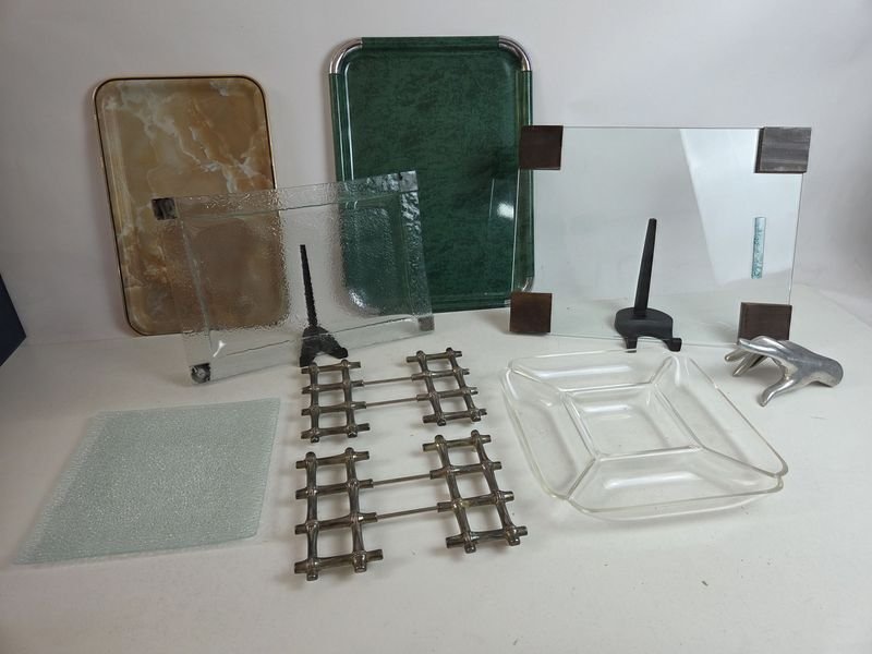 Lote siguiente: Lotes de bandejas y apoyas fuentes de diversos materiales