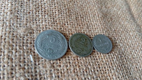 Tres Monedas Antiguas: Dos de 1909 y Una de 1936