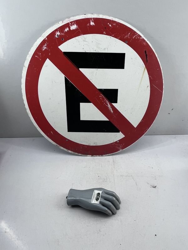 Cartel de Prohibido Estacionar Circular Metálico