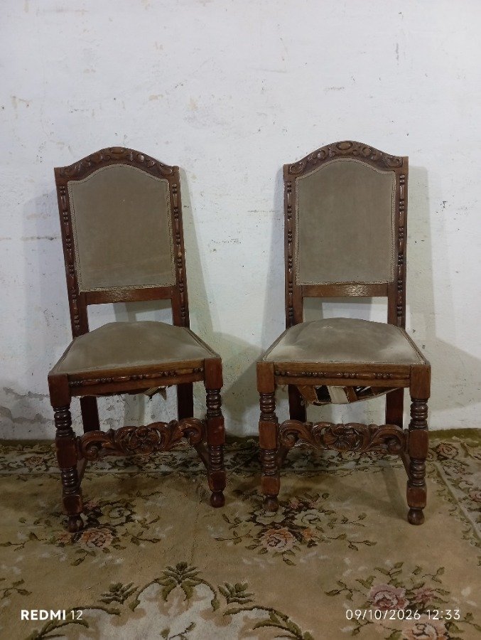 Par de Sillas Estilo Tudor Lustre Oscuro