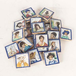 Lote anterior: Lote de 24 Baldositas Decorativas con Diseños de Personajes