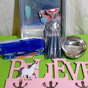 Lote siguiente: Asadera Rectangular, Bolsas Herméticas, 12 Cucharas y Recipiente de Acero Inoxidable
