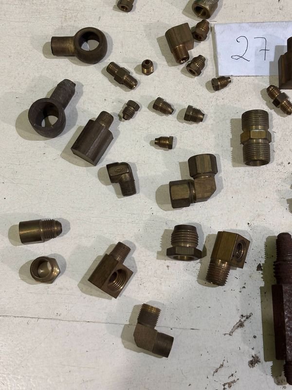 Lote de 40 Unidades de Conexiones de Bronce