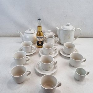 Lote siguiente: Juego de Loza Blanca para Café o Té - 17 Piezas