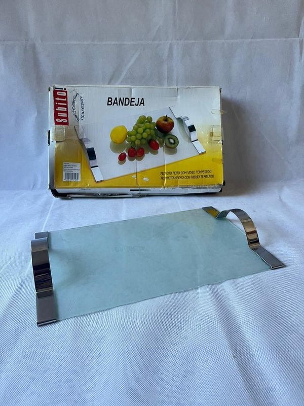 Bandeja de vidrio templado con asas metálicas - Nueva - imagen 1