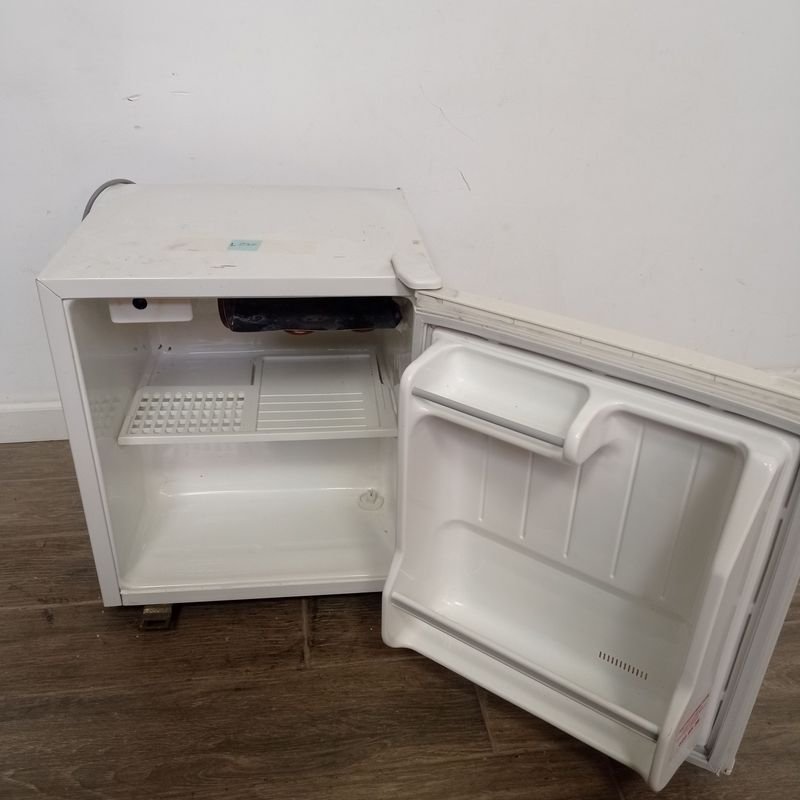 Frigobar marca Microsonic en excelente estado estético. Prende y Enfría. - imagen 3